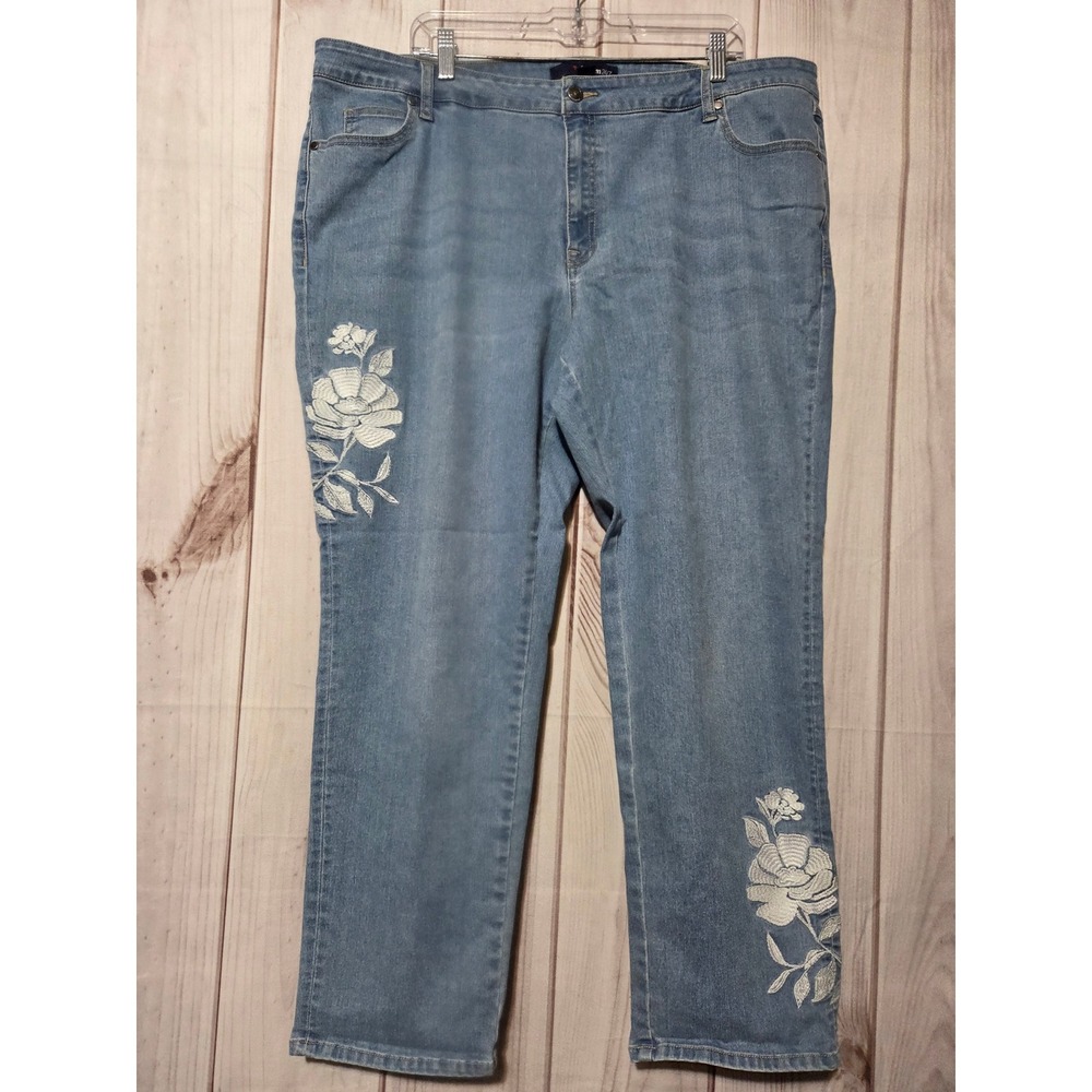 Denim 24/7 Womens 22W Light Wash Floral Embroidered Straight Leg Jeans Boho